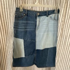 Super cute color block denim skirt.